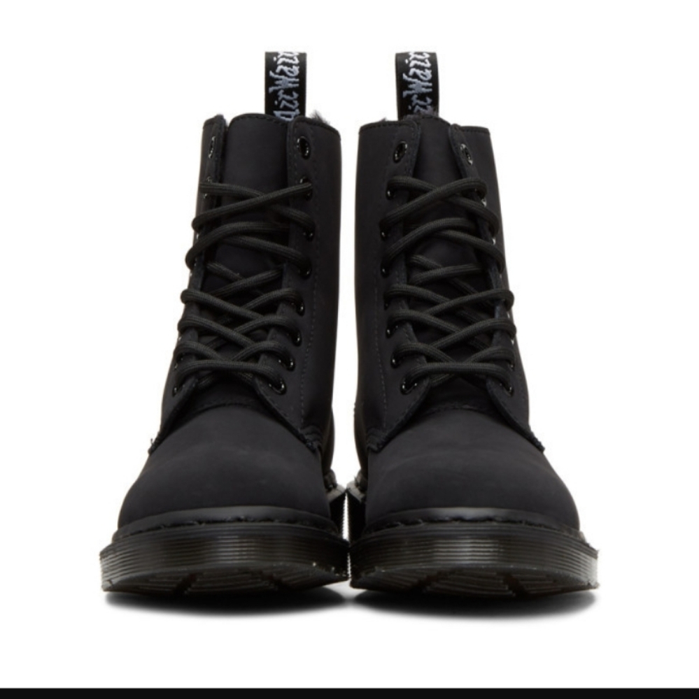 Dr. Martens Black Fur-Lined Mono 1460 Boots - Picture 2 of 12